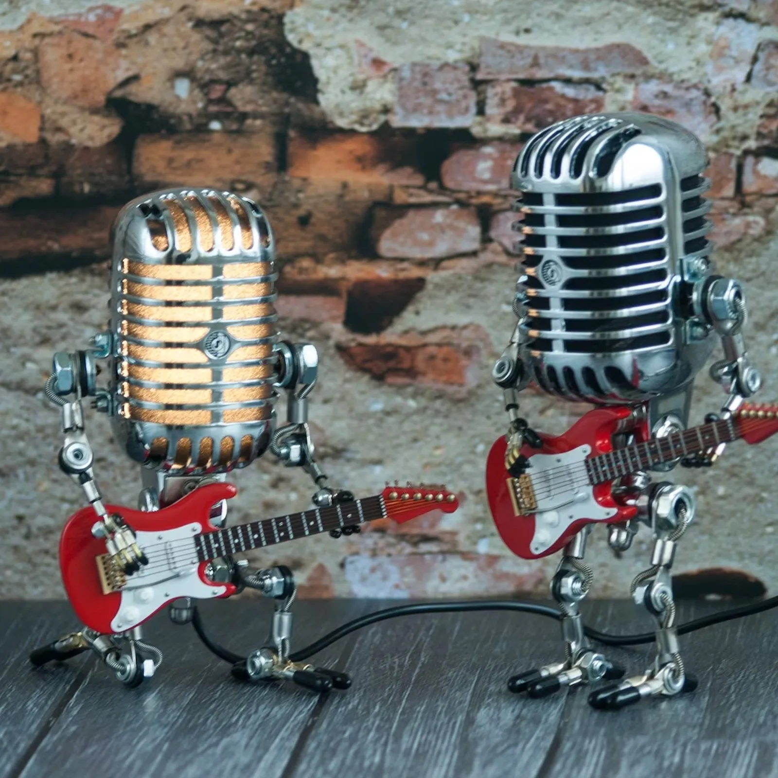 (image for) 🔥 49% OFF🎁Vintage Metal Microphone Robot Desk Lamp🎸
